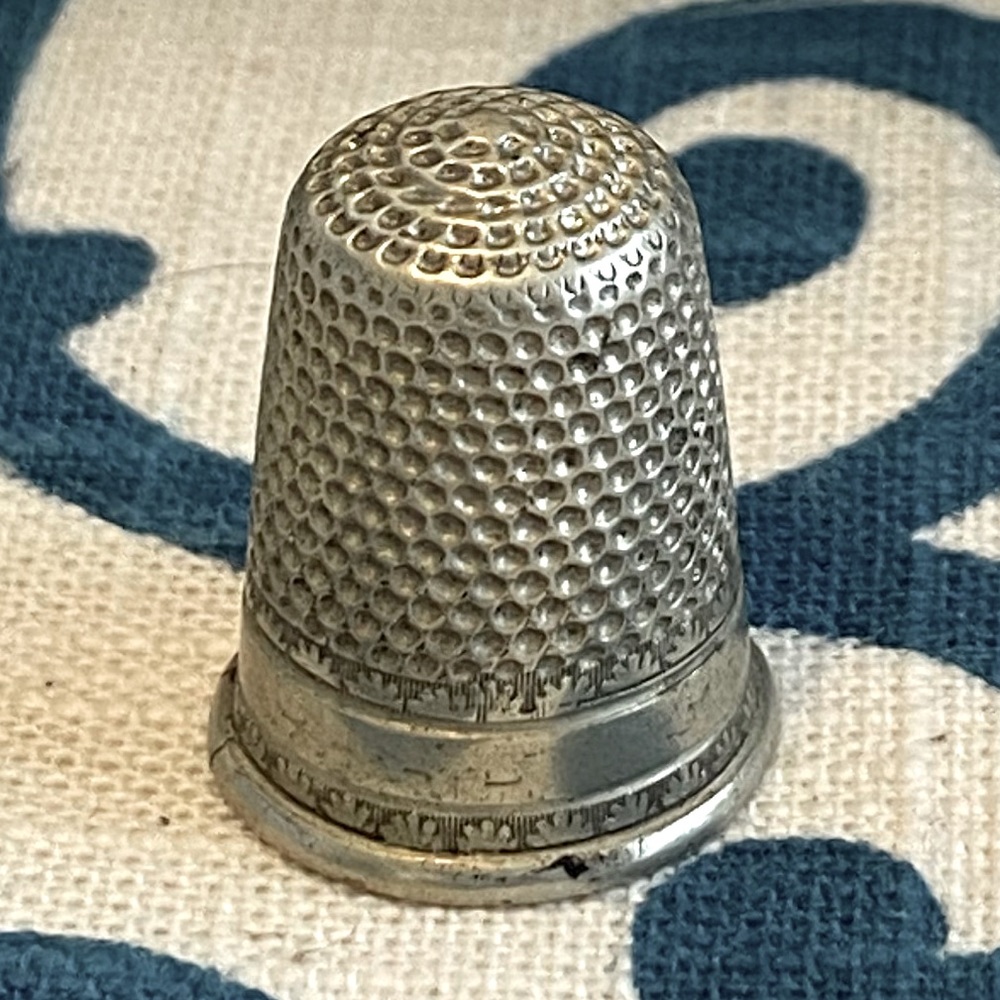 Antique Victorian Women’s Sew Sewing Quilt Thimble Sterling 925 Honeycomb 9 Long
